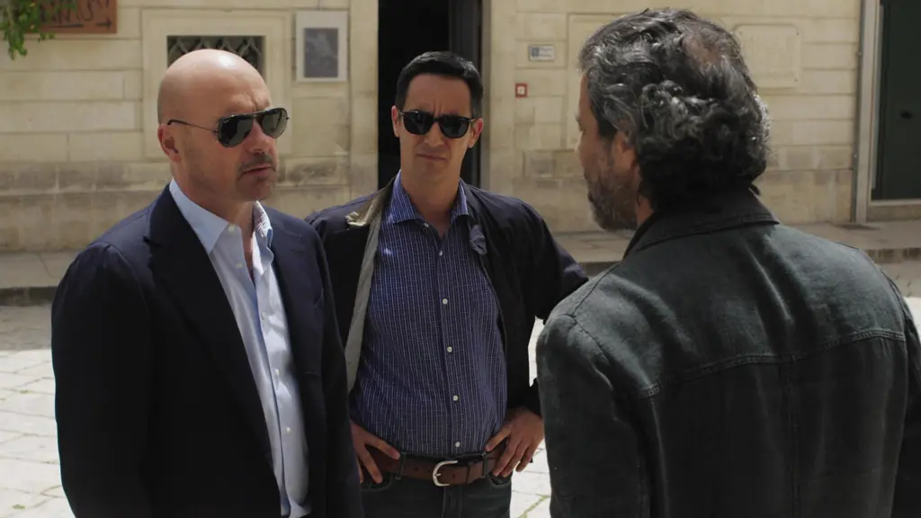 Il commissario Montalbano – La piramide di fango